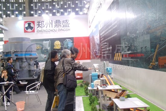 上海國(guó)際破碎機(jī)展覽會(huì)鄭州鼎盛萬(wàn)噸砂石線吸引大批客戶駐足
