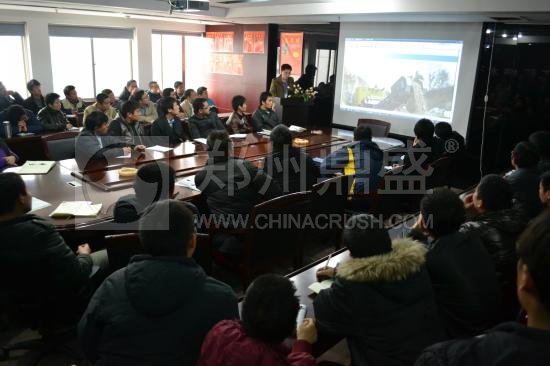 從破碎機(jī)等設(shè)備知識(shí)培訓(xùn)解析鄭州鼎盛發(fā)展的奧秘